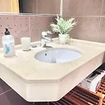 El Carbayu Con Garaje Privado Apartment