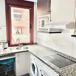 El Carbayu Con Garaje Privado Apartment