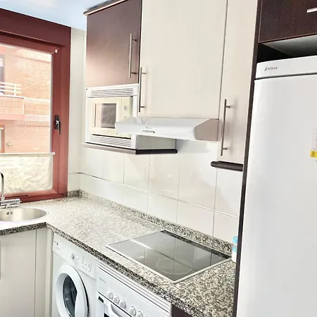 El Carbayu Con Garaje Privado Apartamento